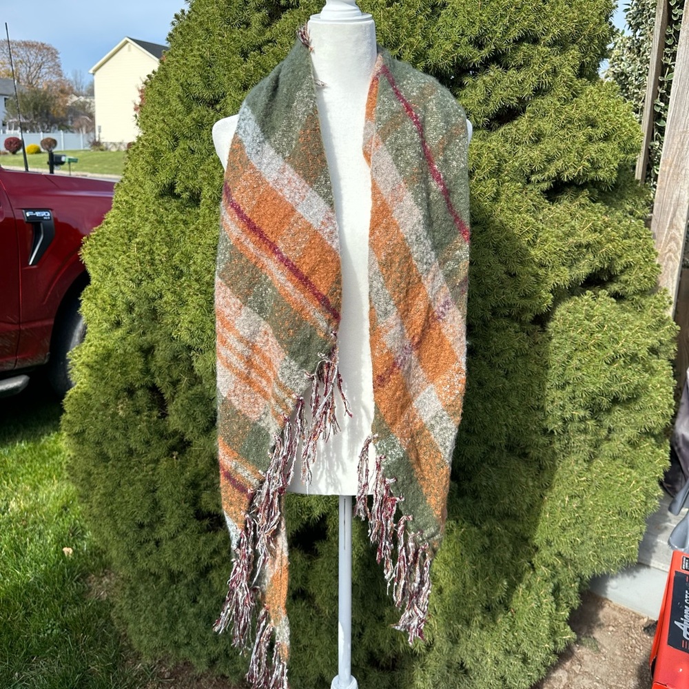 Plaid Women’s Scarf
